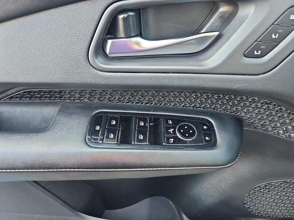 Used 2024 Nissan Ariya AWD image 27
