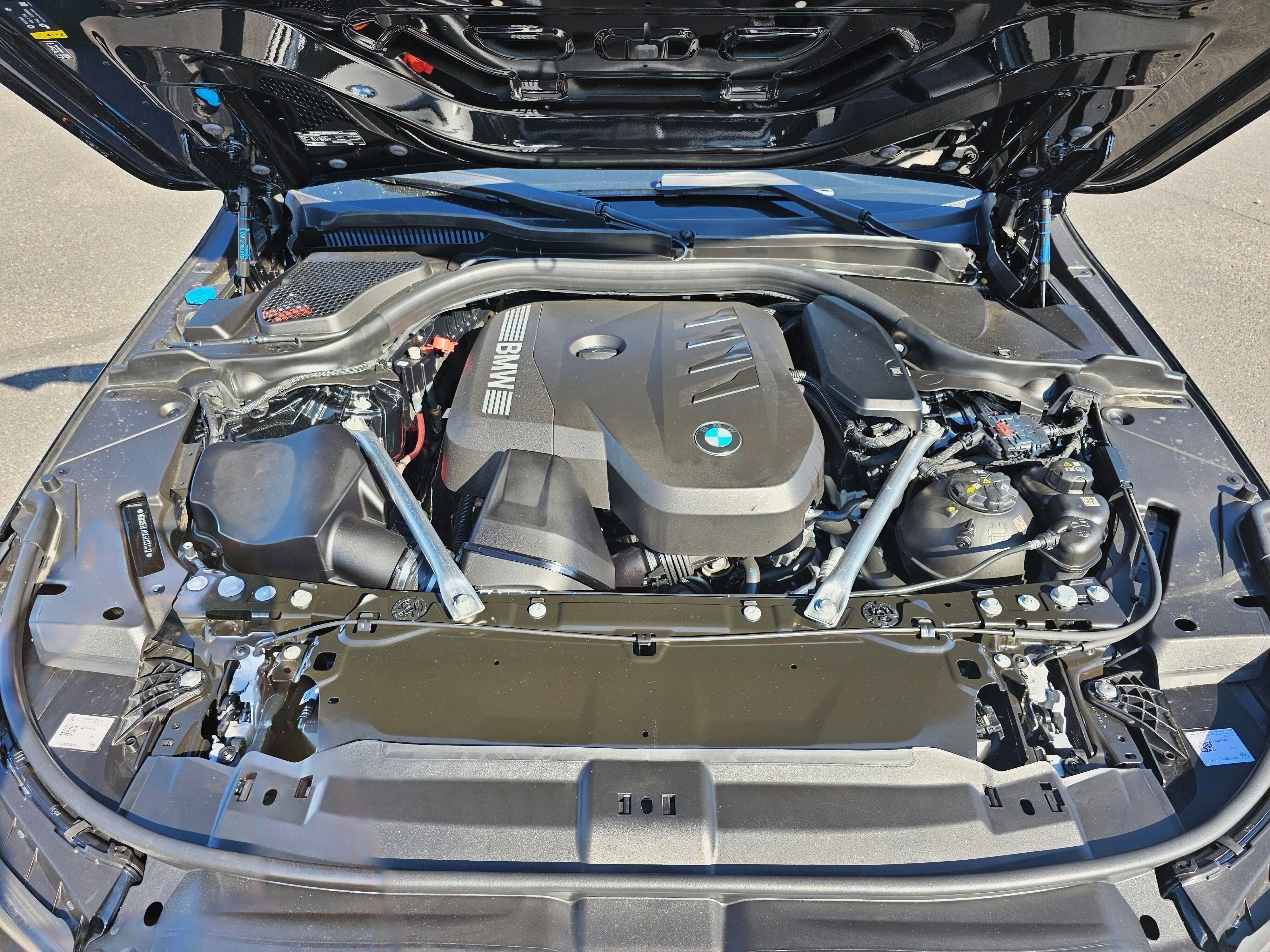 Certified 2025 BMW 530i xDrive w/ Premium Package image 9