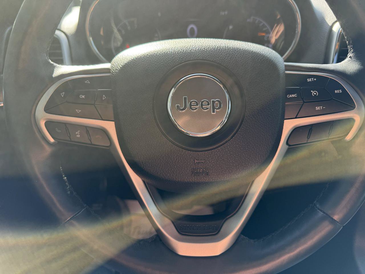 Used 2018 Jeep Grand Cherokee Limited AWD/4WD image 25