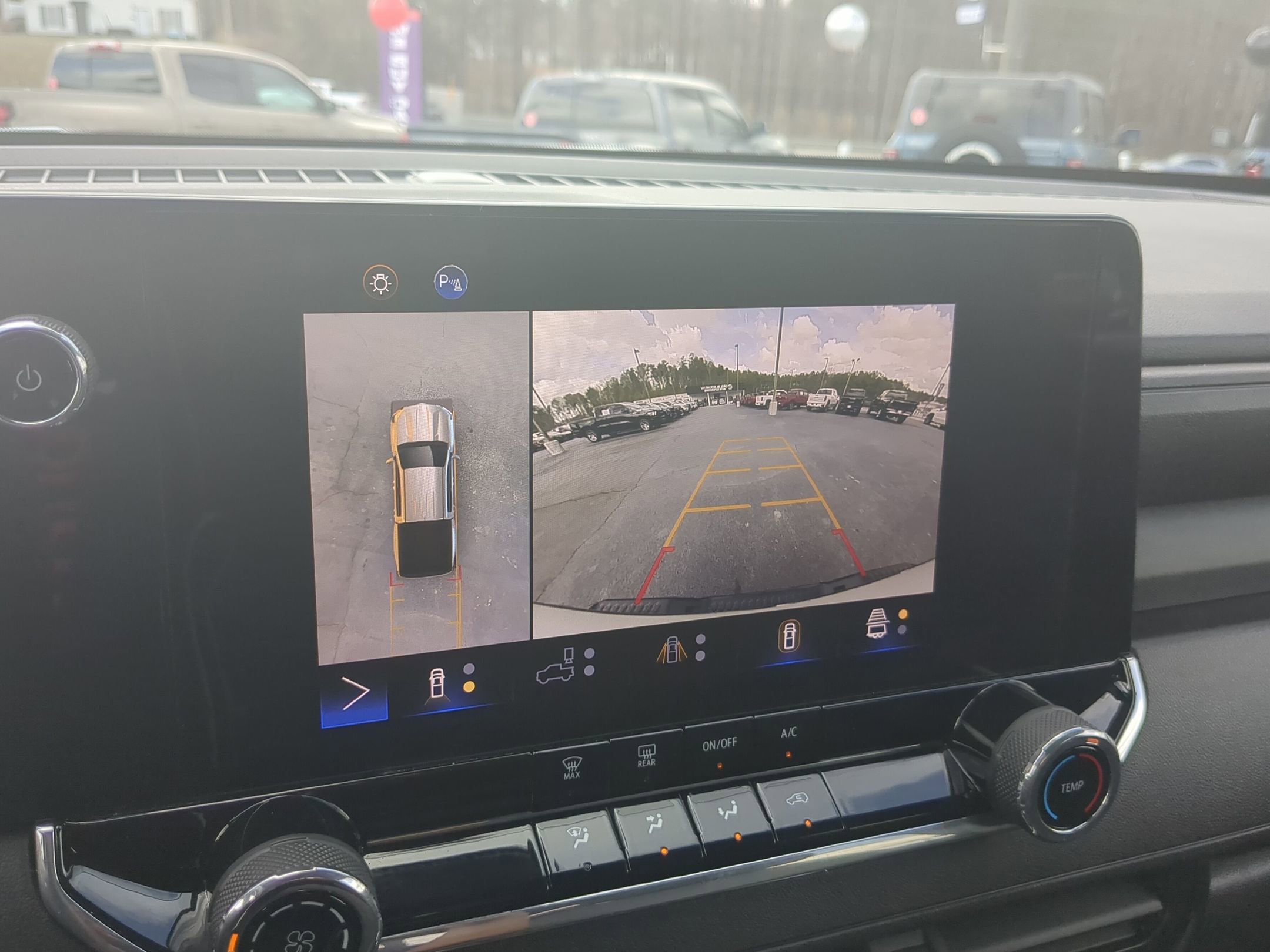 Used 2024 Chevrolet Colorado Trail Boss w/ Technology Package image 17