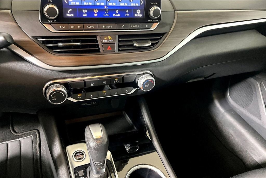 Used 2024 Nissan Altima 2.5 SV image 25