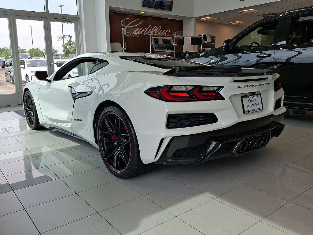 Used 2026 Chevrolet Corvette Z06 w/ Stealth Interior Trim Package RWD image 6