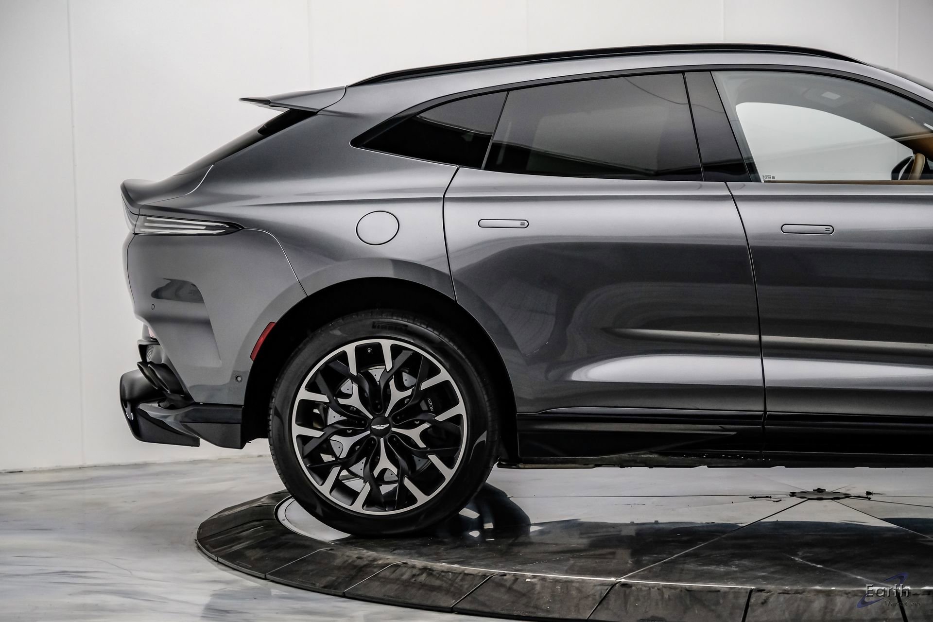 Used 2023 Aston Martin DBX 707 image 21