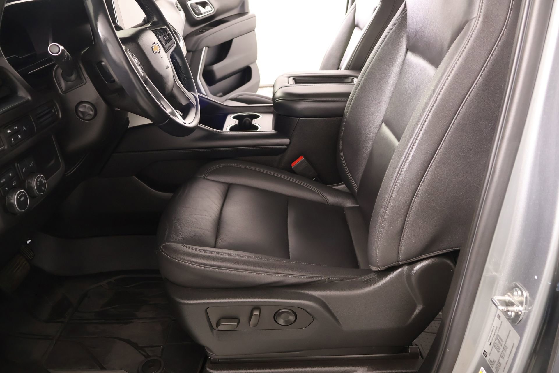 Used 2023 Chevrolet Tahoe LT w/ Luxury Package image 11