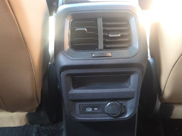 Used 2022 Volkswagen Tiguan SE AWD/4WD image 19