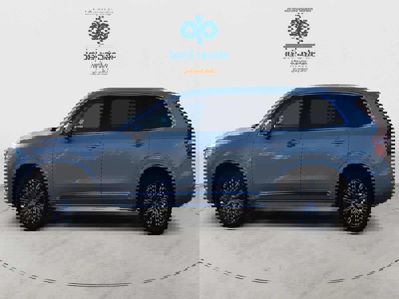 Used 2025 Volvo XC90 B5 Core image 3
