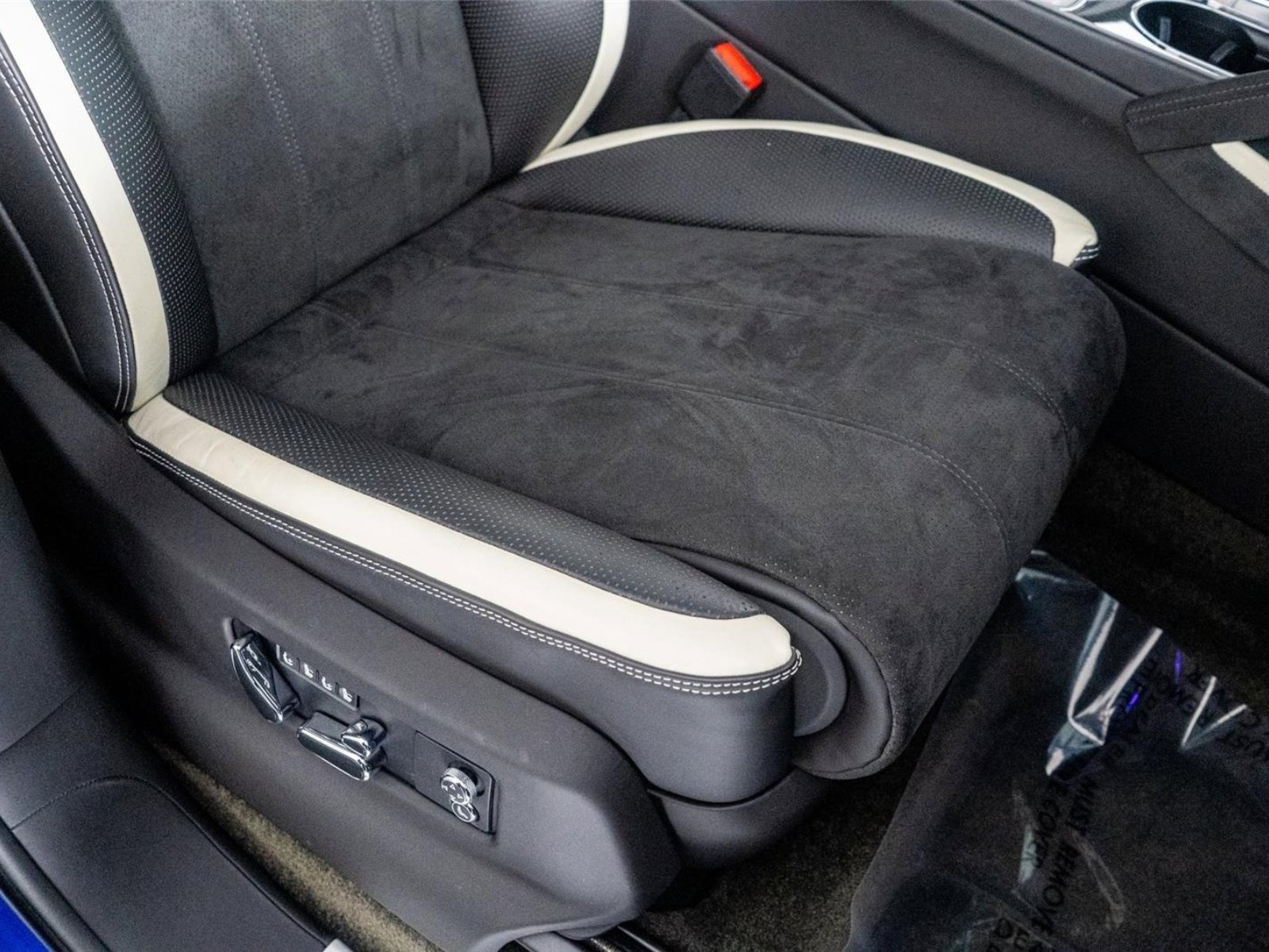 Used 2022 Bentley Bentayga Speed image 30