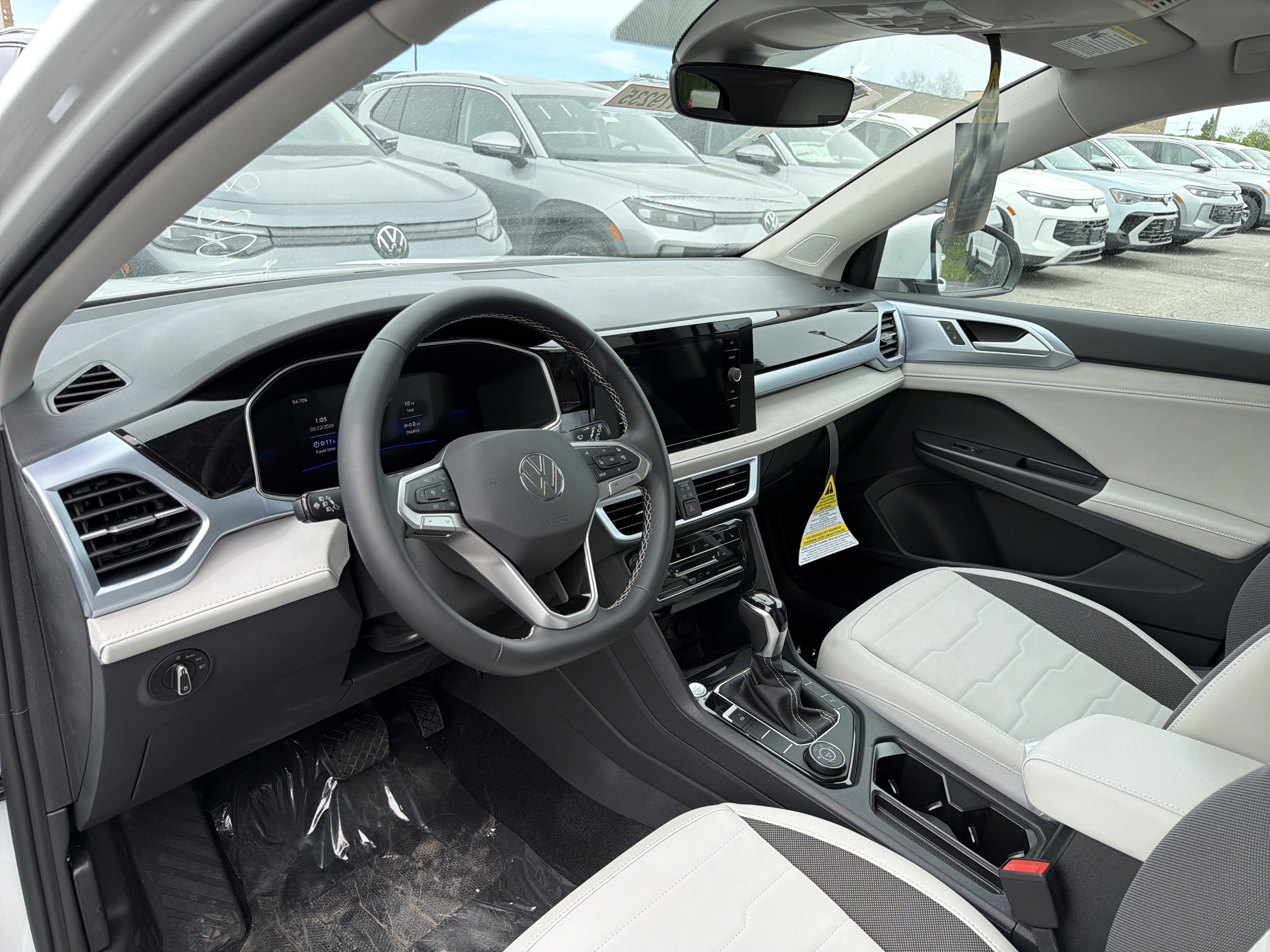 New 2026 Volkswagen Taos SE AWD/4WD image 9