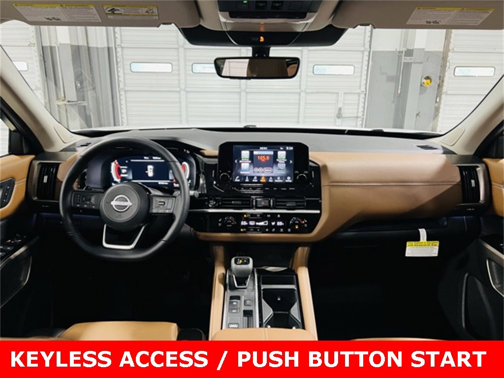 New 2025 Nissan Pathfinder Platinum image 4