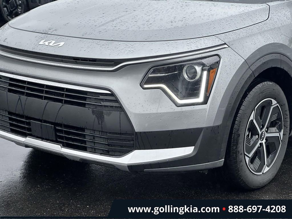 Certified 2025 Kia Niro EX FWD image 6