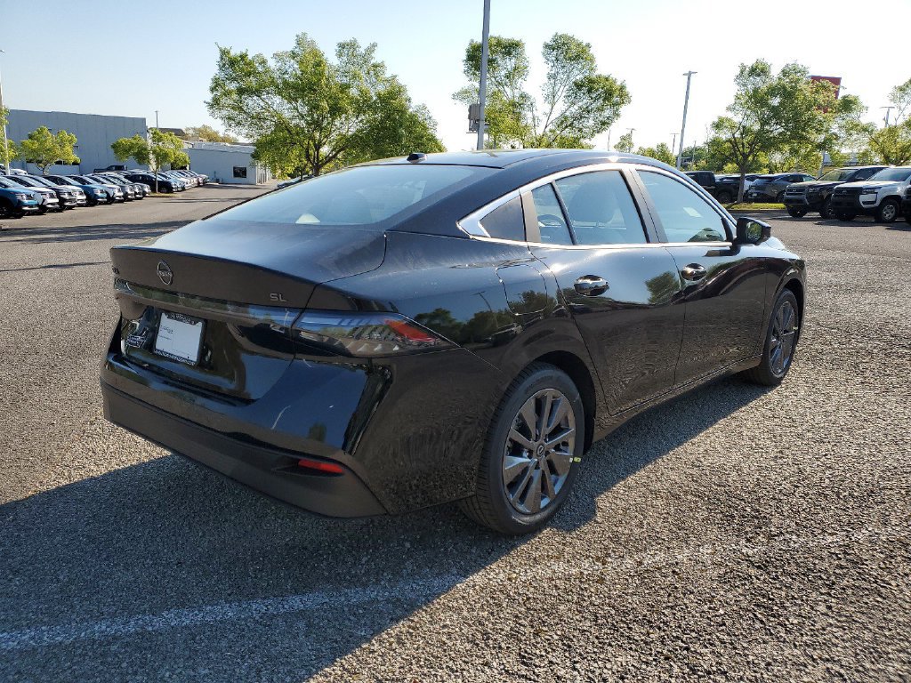 New 2026 Nissan Sentra SL w/ Floor Mat Package FWD image 4
