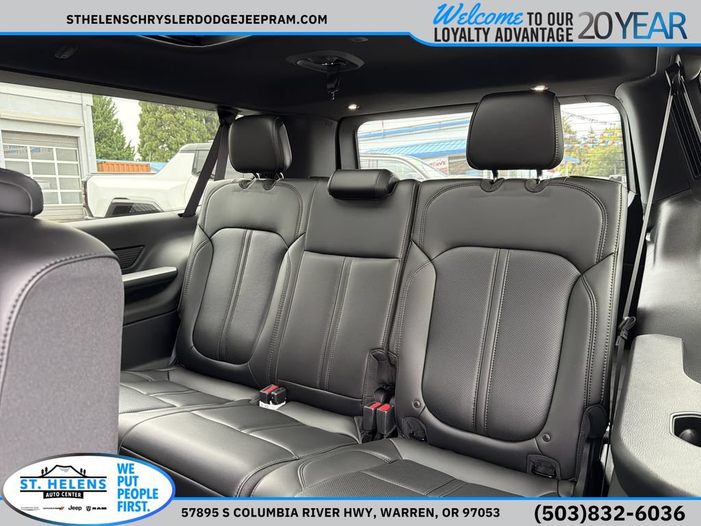 New 2026 Jeep Grand Wagoneer L 4WD w/ Premium Group I image 15