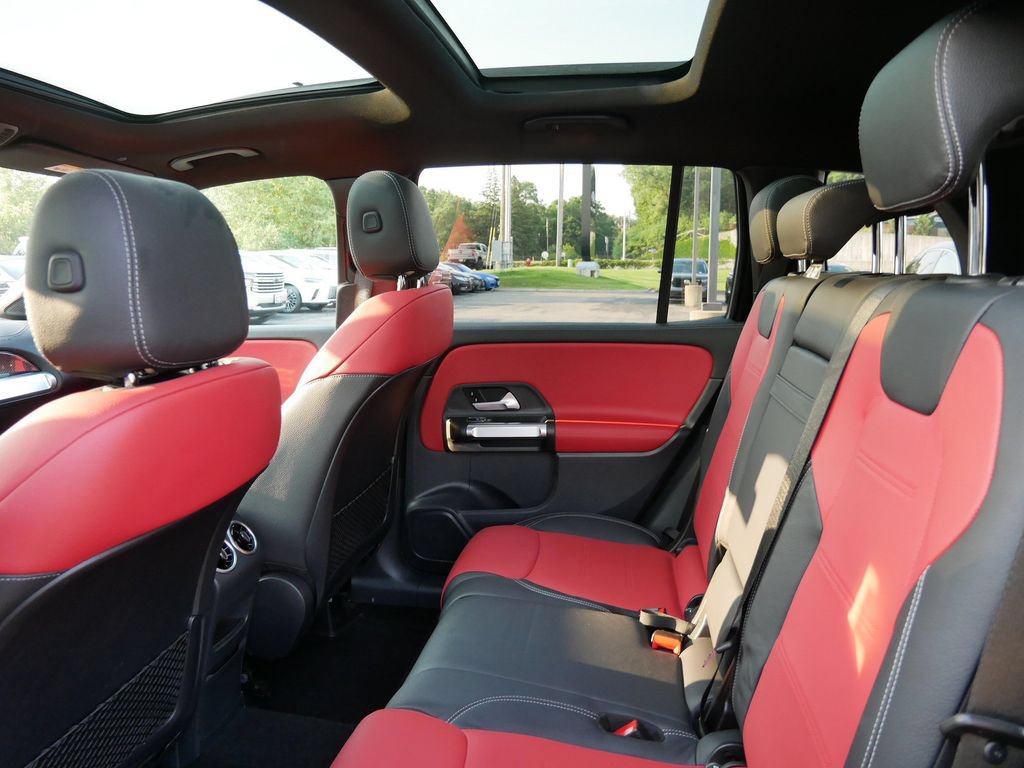Used 2023 Mercedes-Benz GLB 250 4MATIC image 11