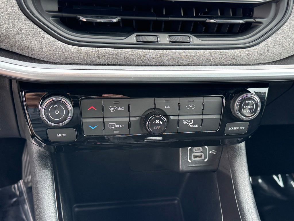 Used 2023 Jeep Compass Sport AWD/4WD image 19