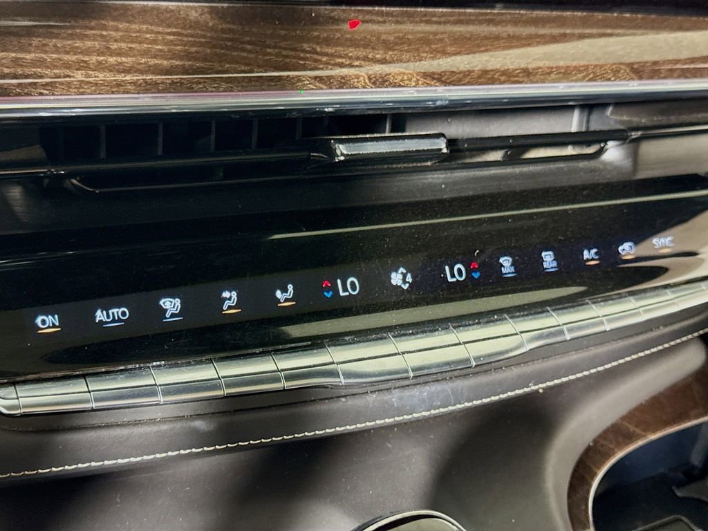 Used 2022 Cadillac Escalade Sport Platinum w/ Heavy-Duty Trailer Package image 14