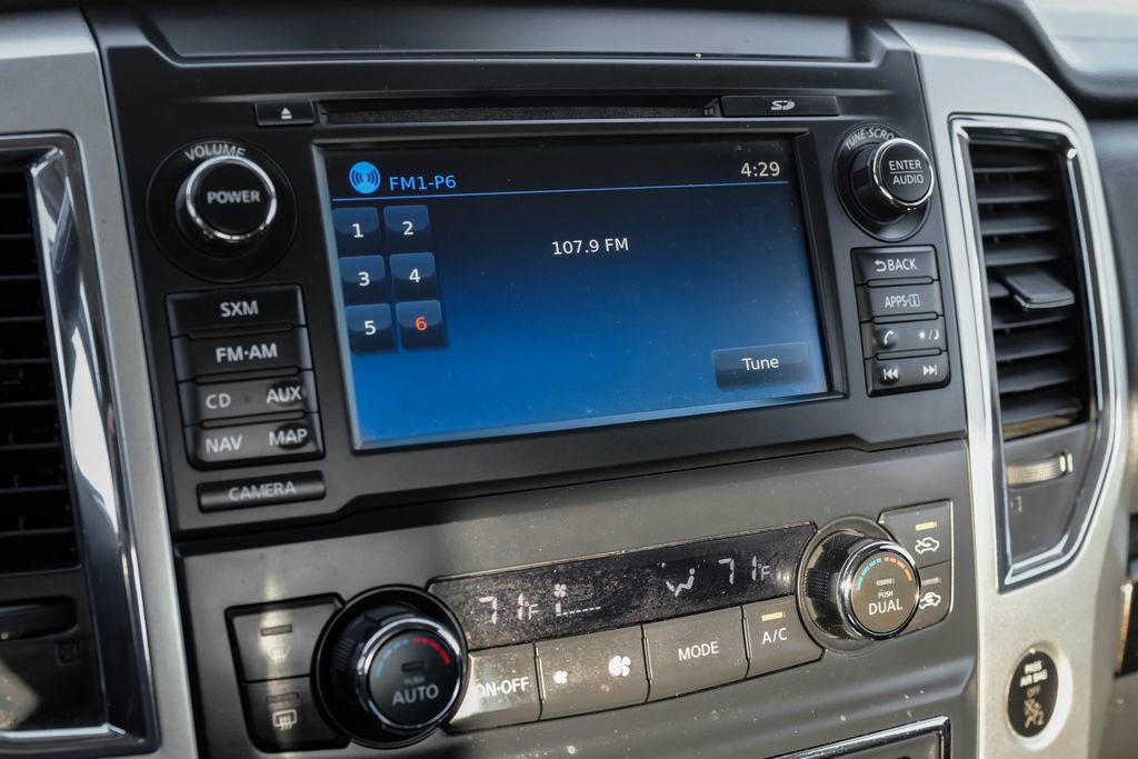 Used 2017 Nissan Titan SV image 24