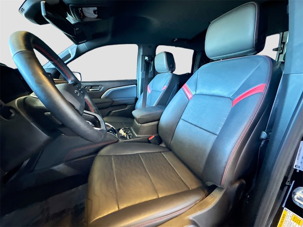 Used 2024 Chevrolet Colorado Z71 w/ Z71 Convenience Package 2 image 19