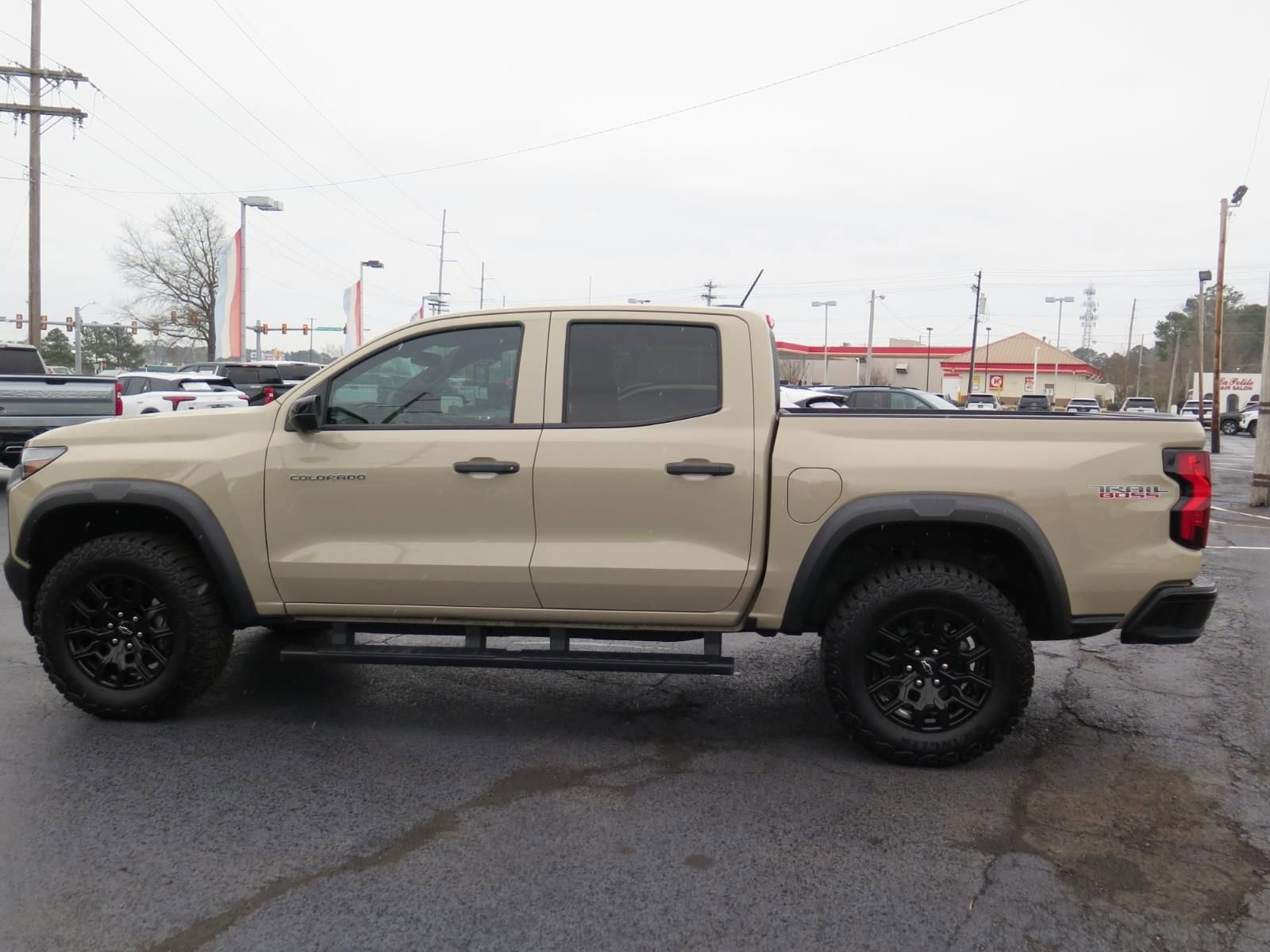 Used 2024 Chevrolet Colorado Trail Boss w/ Technology Package image 6