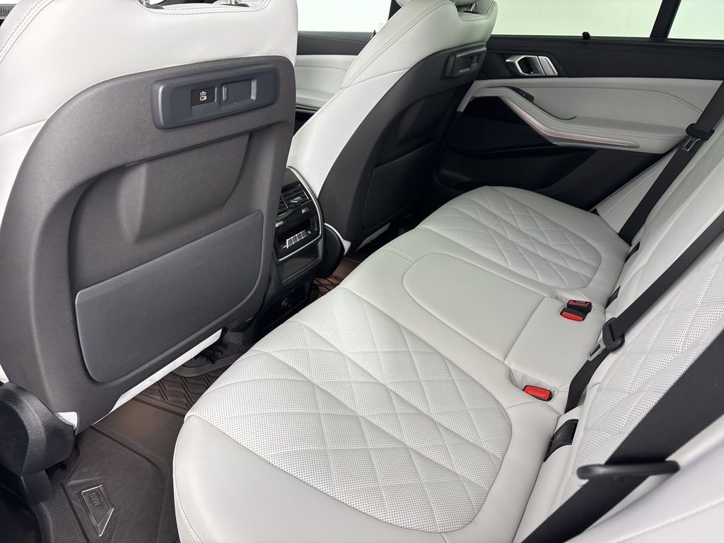Certified 2023 BMW X5 xDrive40i w/ Executive Package image 19