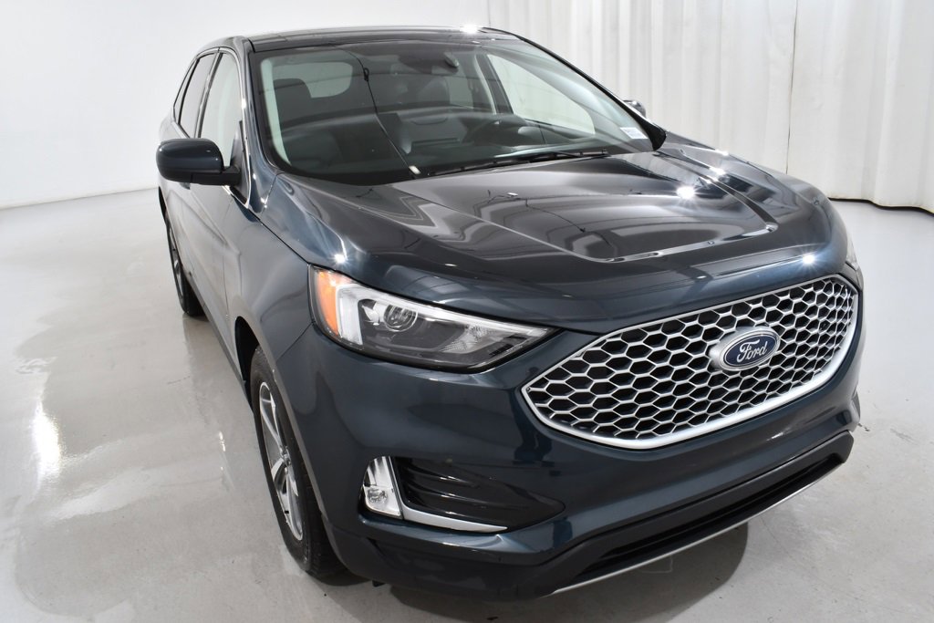 Used 2024 Ford Edge SEL w/ Convenience Package image 4