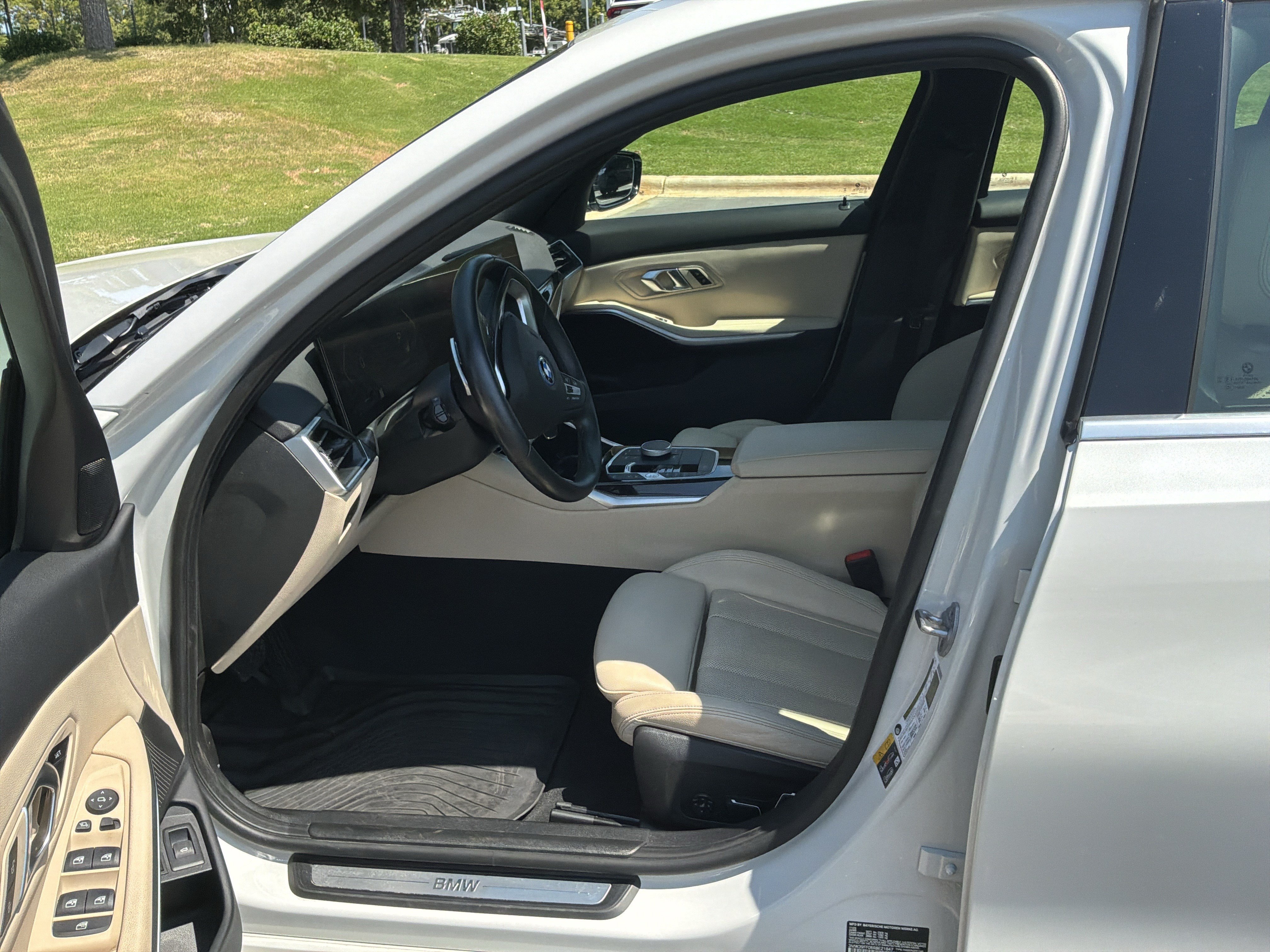 Used 2024 BMW 330e w/ Premium Package RWD image 16