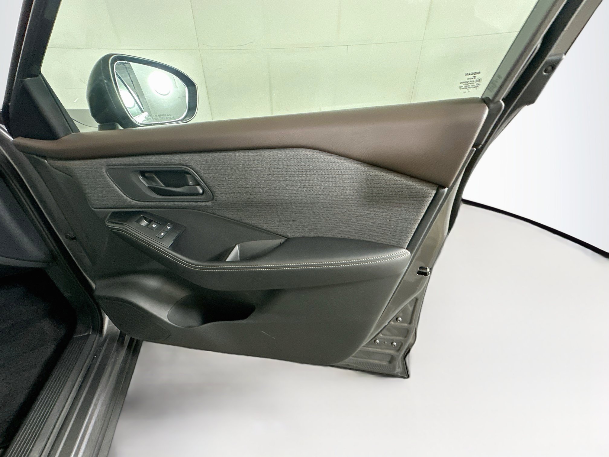 Used 2021 Nissan Rogue S FWD image 30