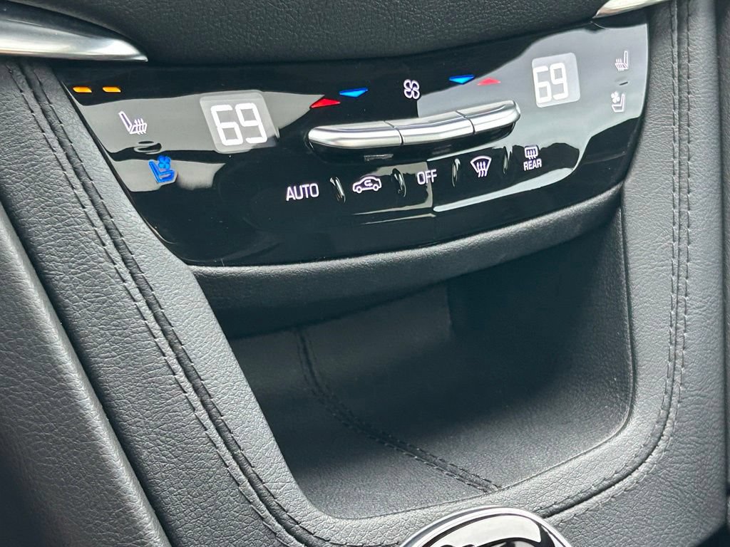 Used 2024 Cadillac XT5 Sportv w/ Technology Package AWD/4WD image 39