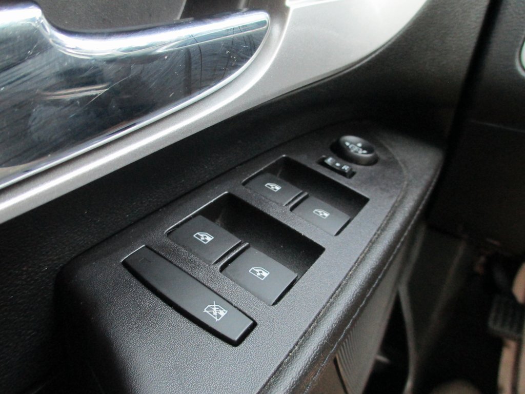 Used 2017 Chevrolet Equinox LT w/ Convenience Package image 21