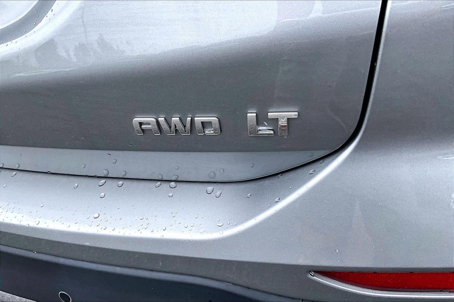 Used 2024 Chevrolet Equinox LT AWD/4WD image 8