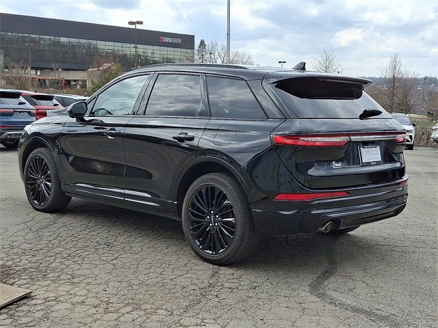 Used 2023 Lincoln Corsair Reserve w/ Equipment Group 201A image 4