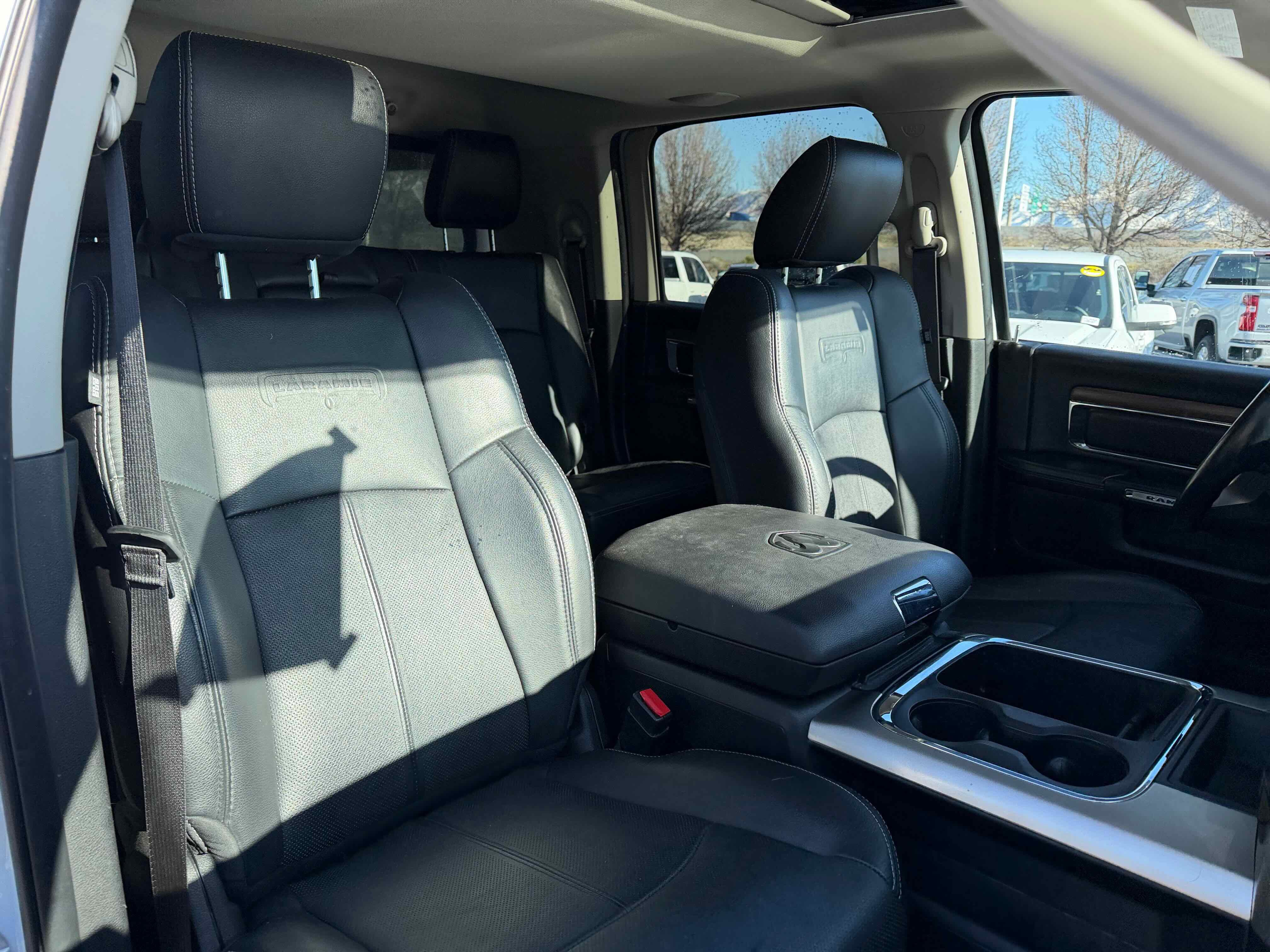 Used 2018 RAM 2500 Laramie w/ Convenience Group image 32