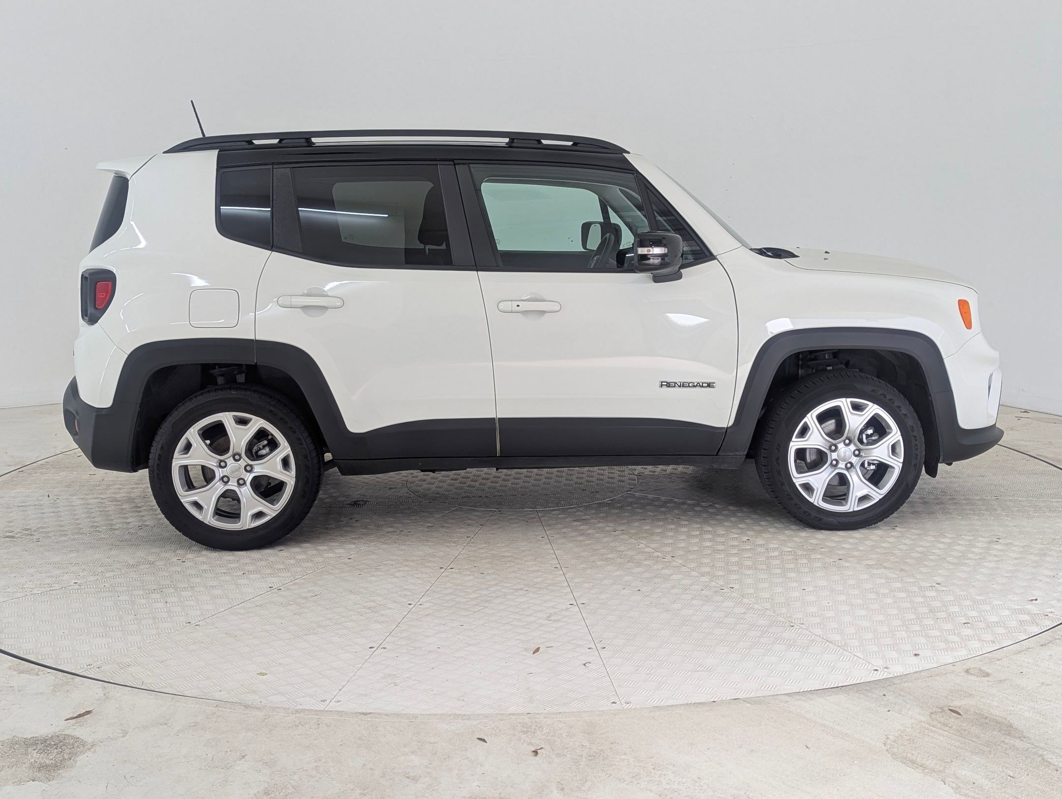 Used 2022 Jeep Renegade Limited image 8