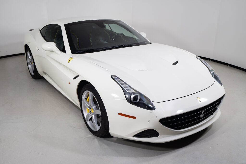 Used 2017 Ferrari California T RWD image 6