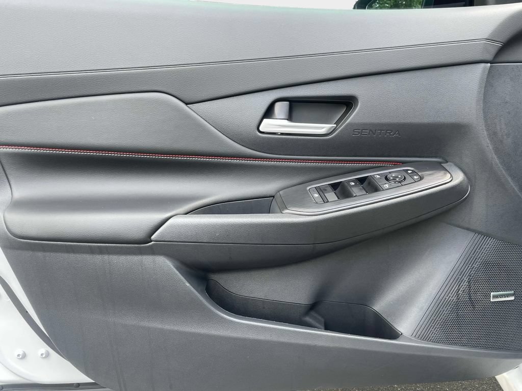 New 2026 Nissan Sentra SR w/ SR Premium Package FWD image 15