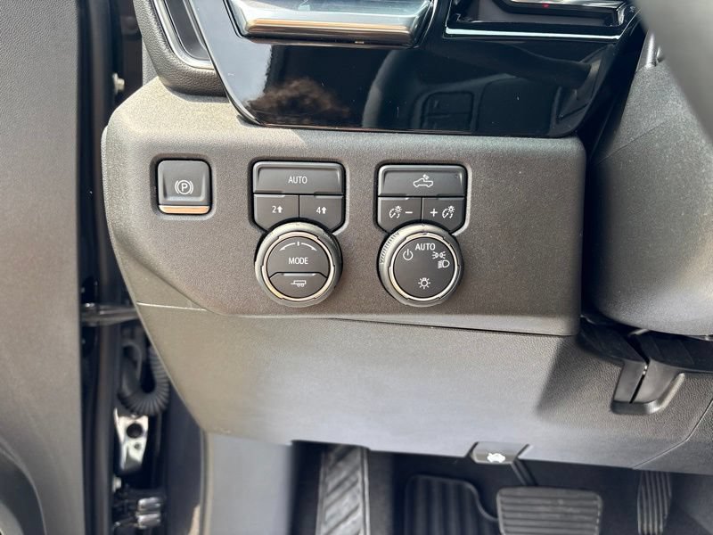 Used 2024 Chevrolet Silverado 1500 LT AWD/4WD image 27