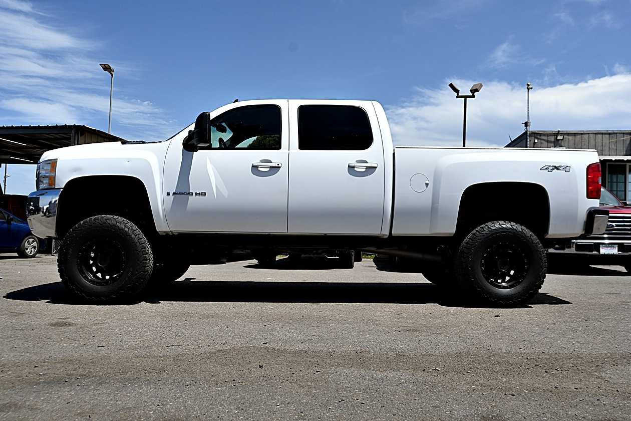 Used 2009 Chevrolet Silverado 2500 LTZ AWD/4WD image 4