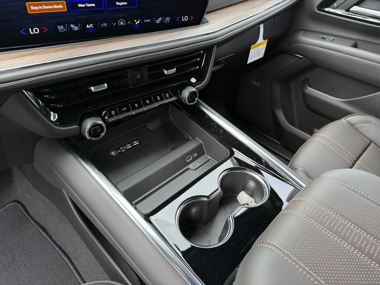 New 2026 Chevrolet Suburban High Country image 13