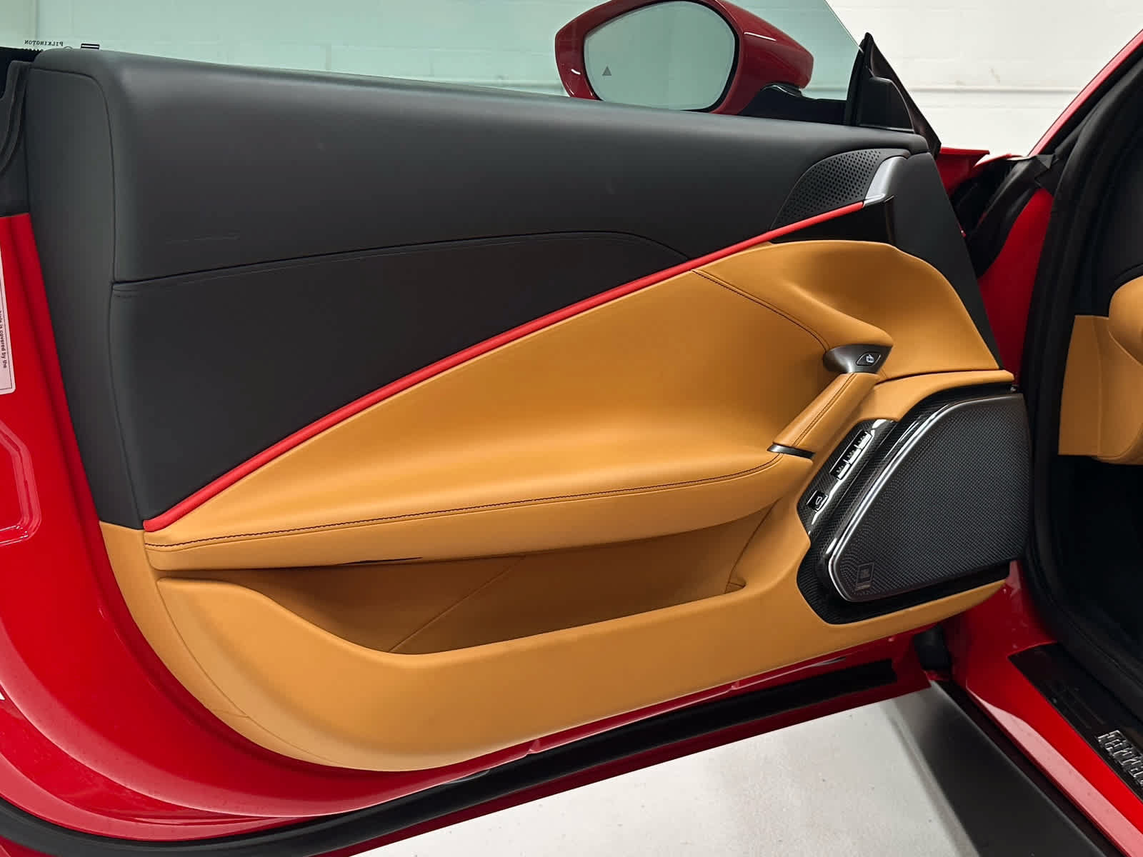 Used 2022 Ferrari Roma RWD image 19