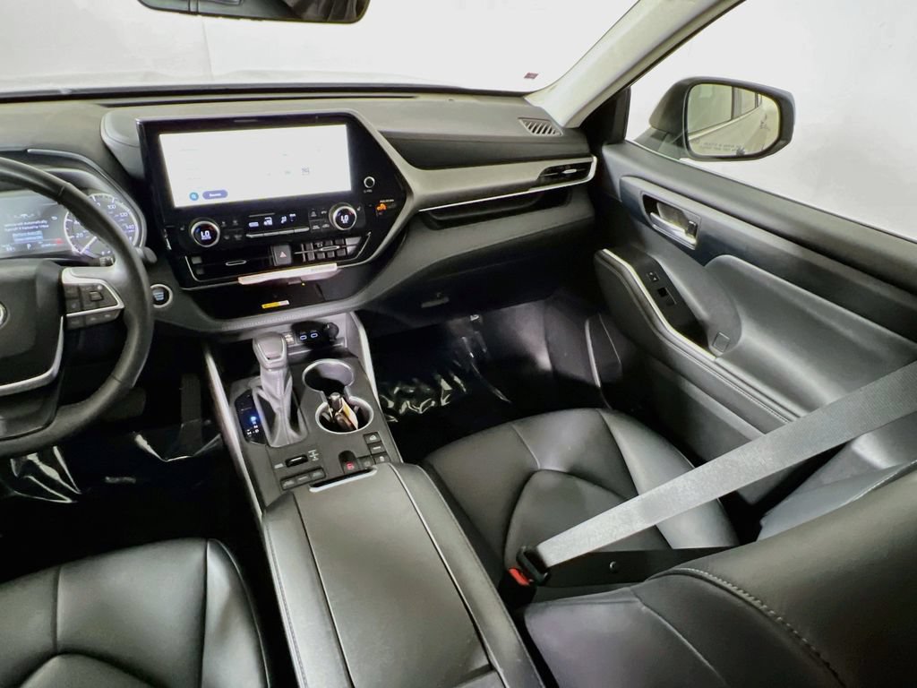 Certified 2024 Toyota Highlander XLE AWD/4WD image 20