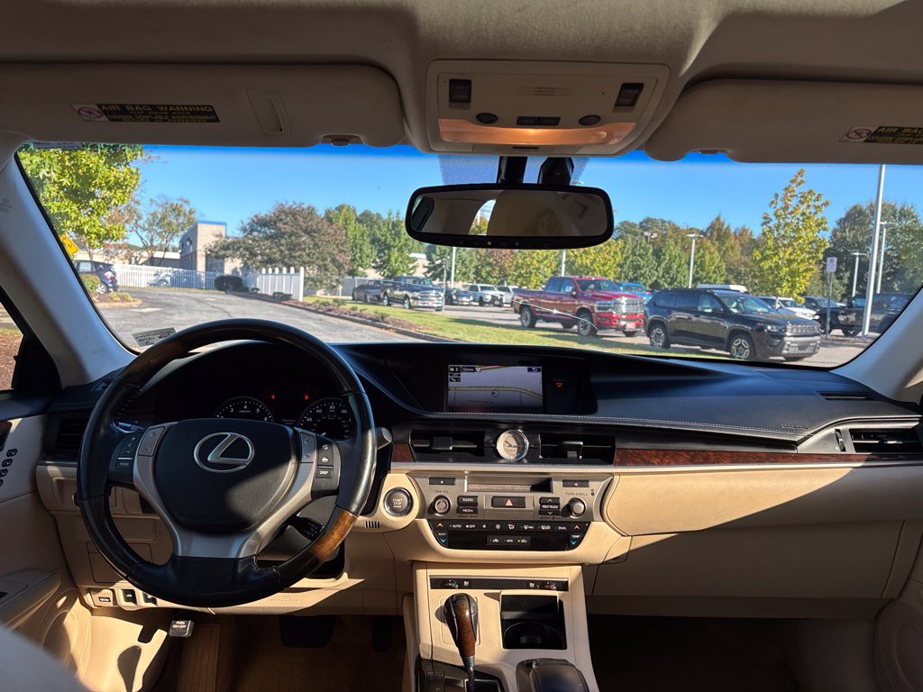 Used 2015 Lexus ES 350 w/ Premium Package FWD image 8