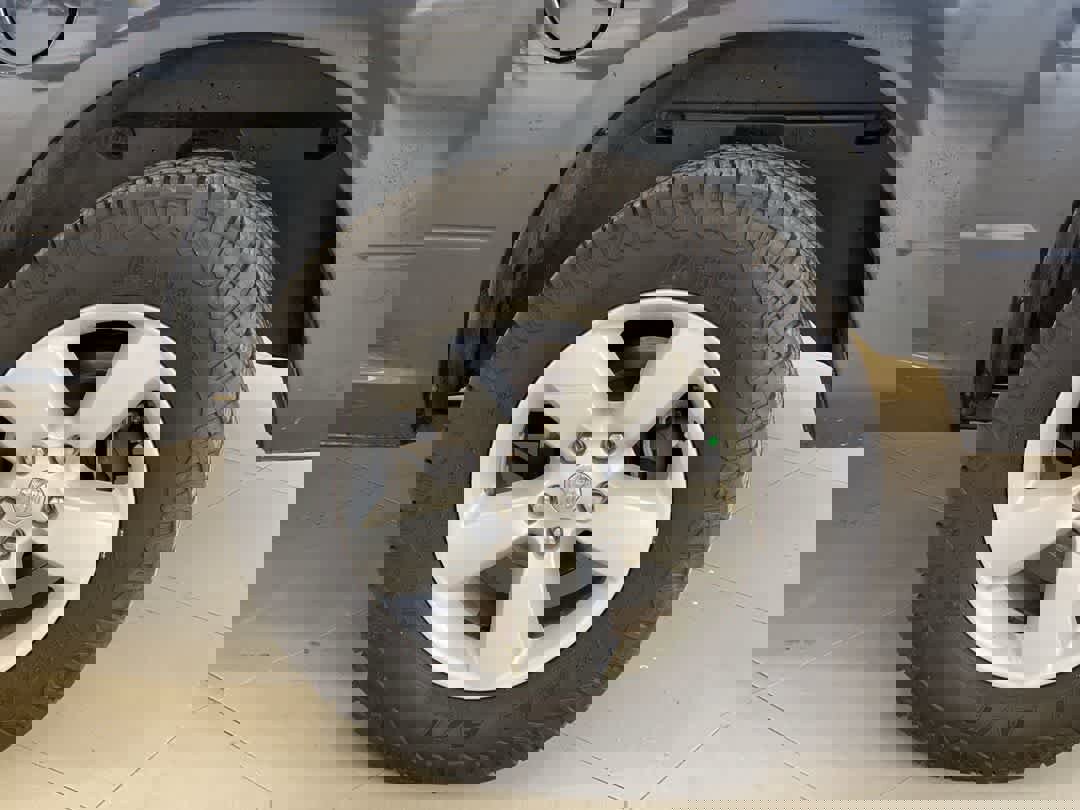 Used 2017 RAM 1500 Classic SLT image 13