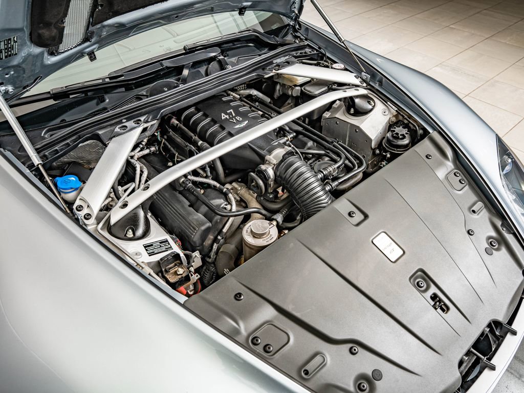 Used 2015 Aston Martin V8 Vantage GT RWD image 46