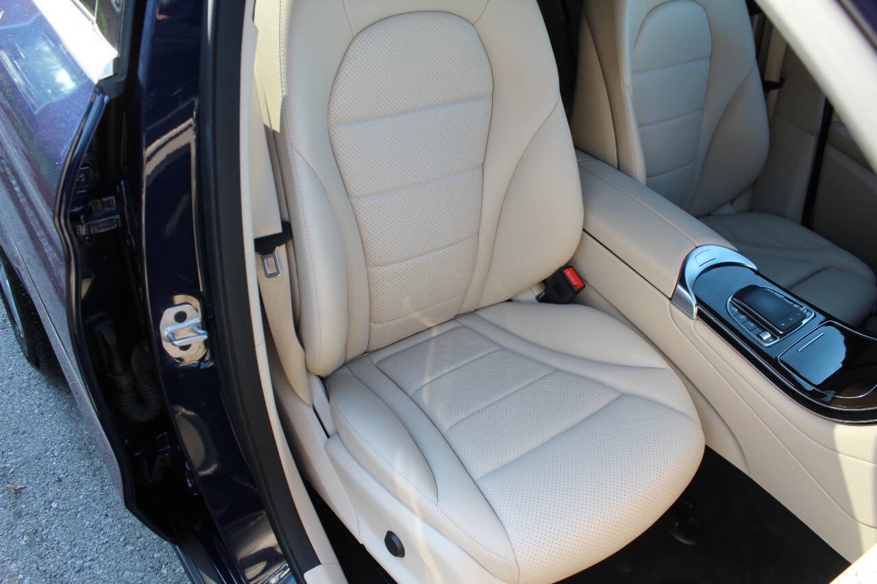 Used 2021 Mercedes-Benz GLC 300 4MATIC Coupe image 14