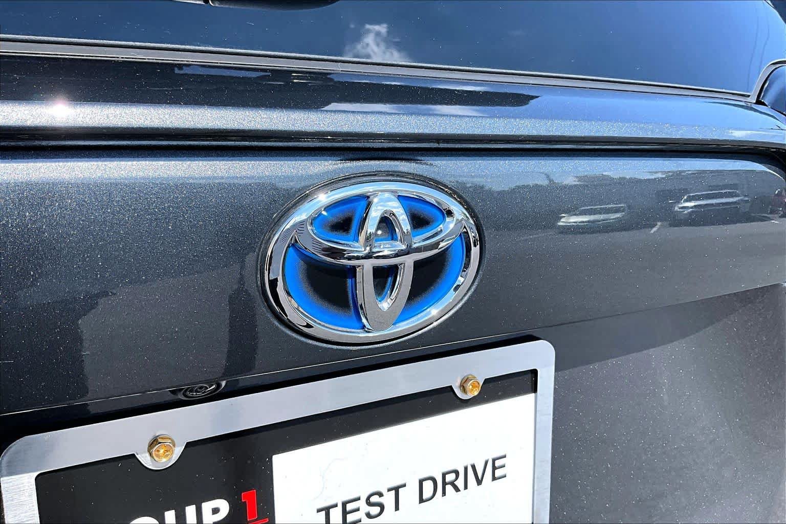 Certified 2024 Toyota RAV4 XLE AWD/4WD image 31