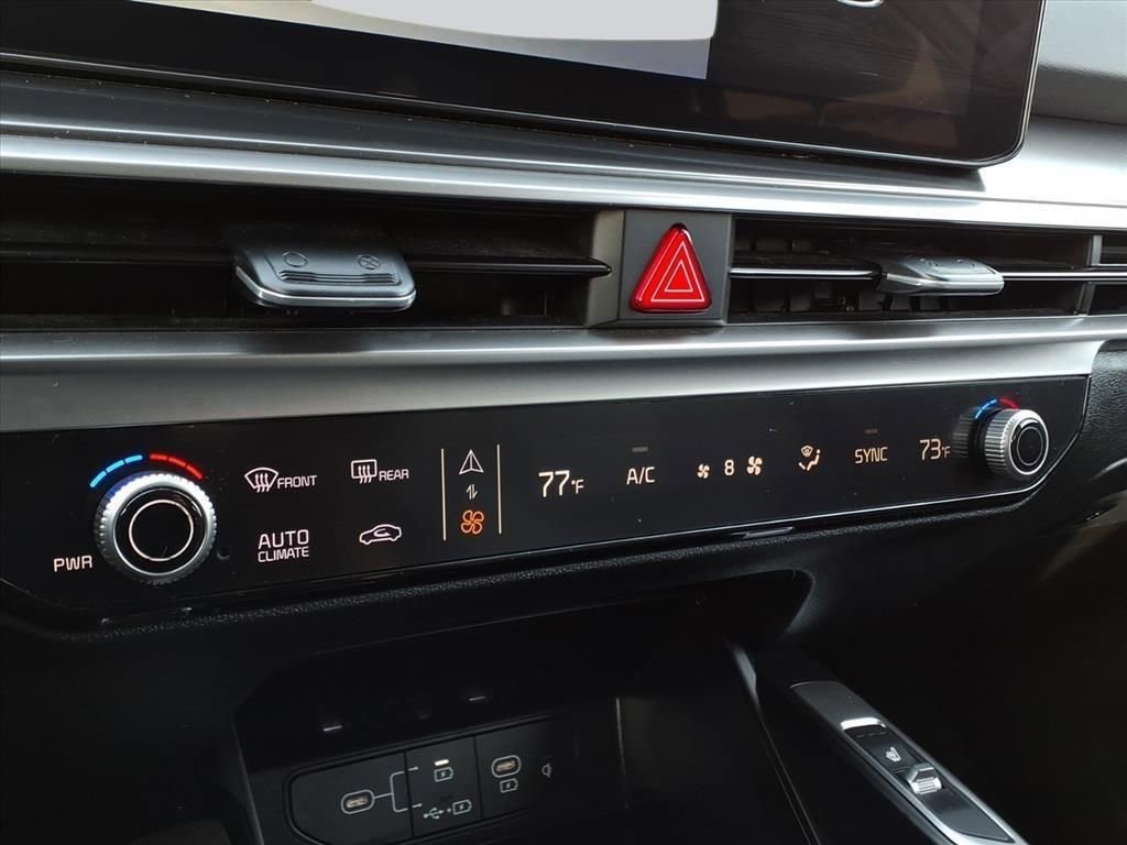 Used 2024 Kia Sorento S image 12