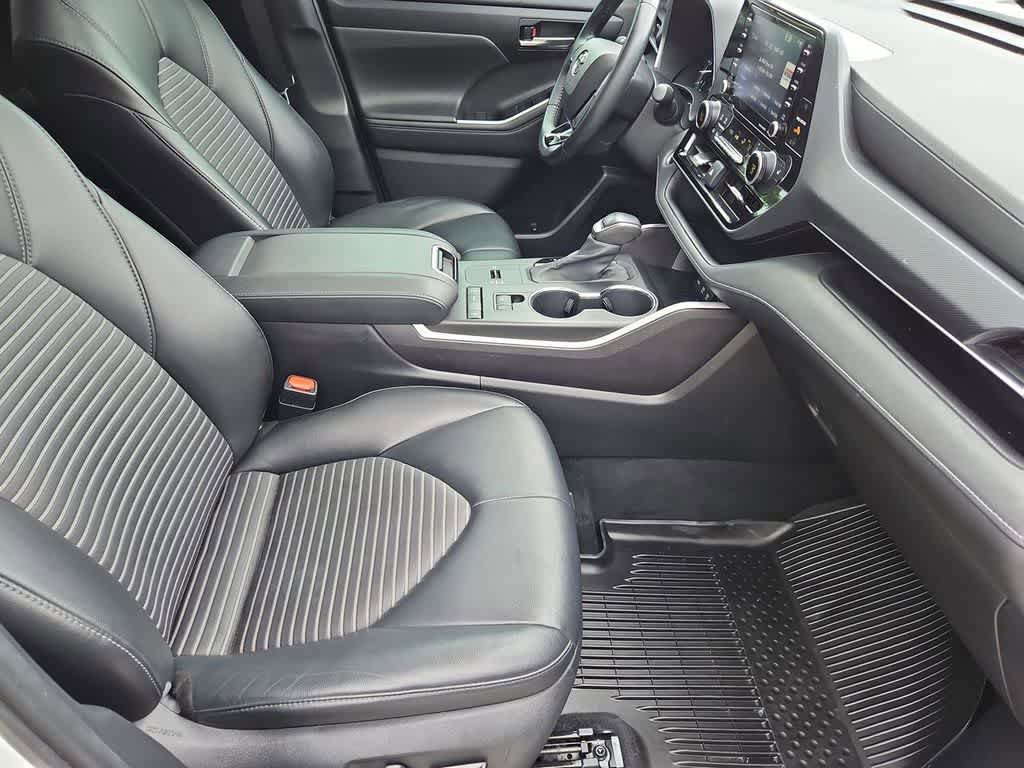 Used 2021 Toyota Highlander XSE image 24