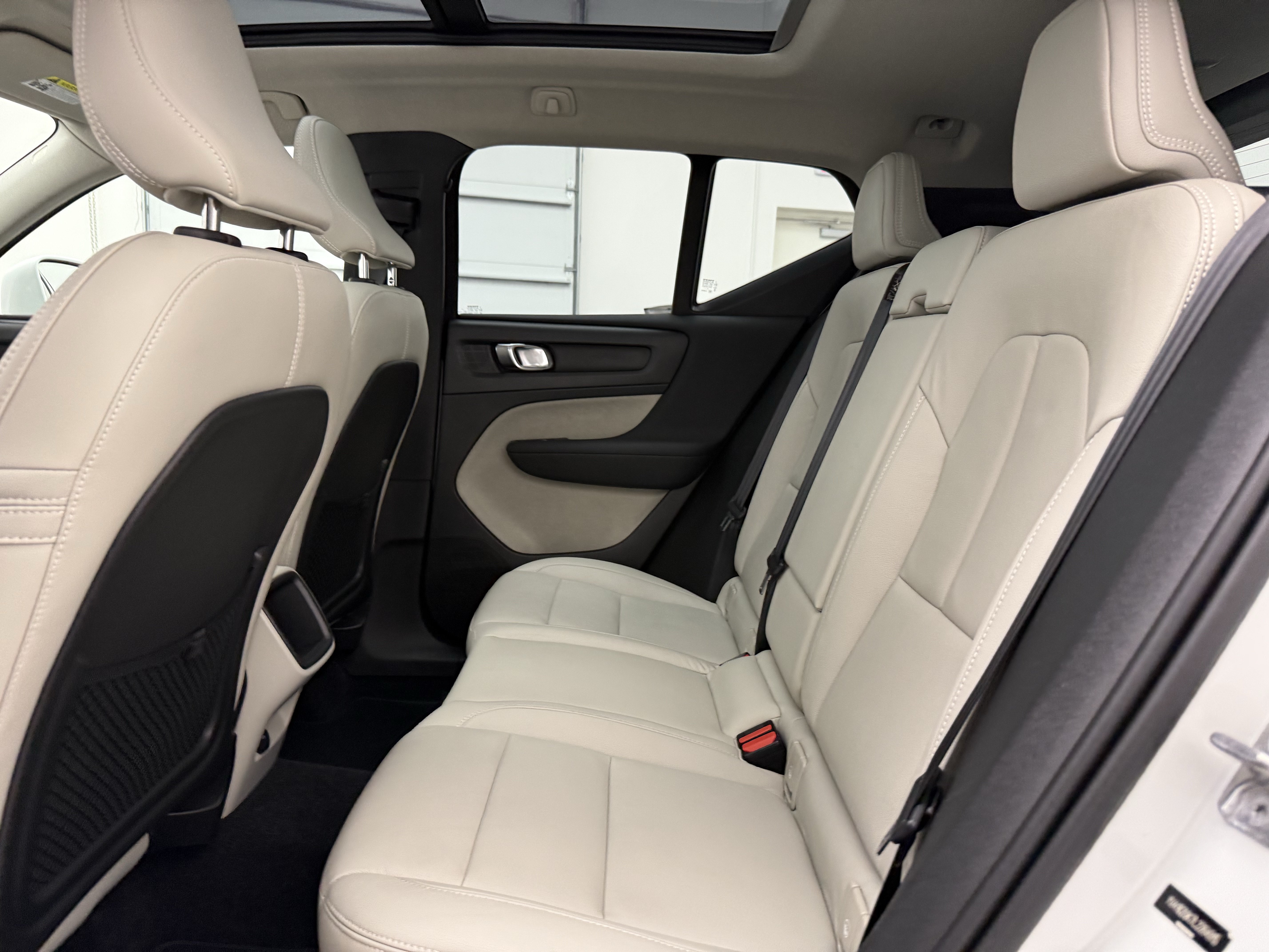 Used 2020 Volvo XC40 T5 Momentum AWD/4WD image 26