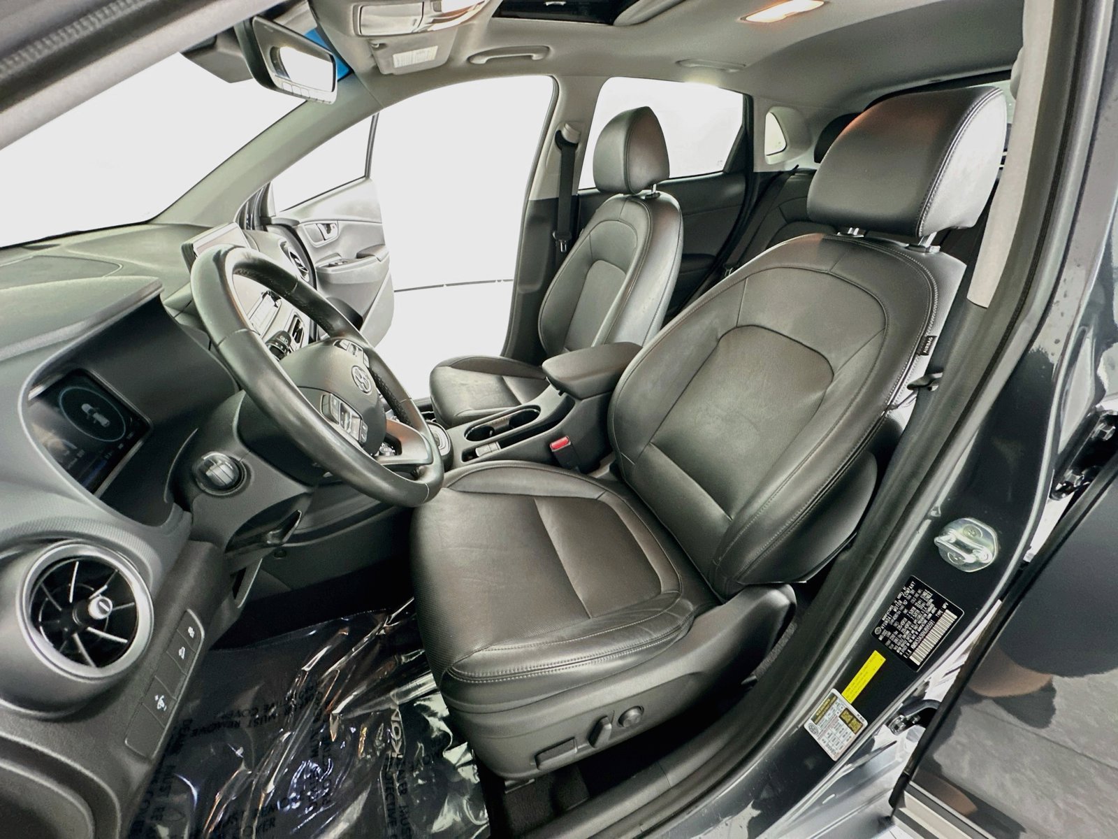 Certified 2022 Hyundai Kona Limited FWD image 29