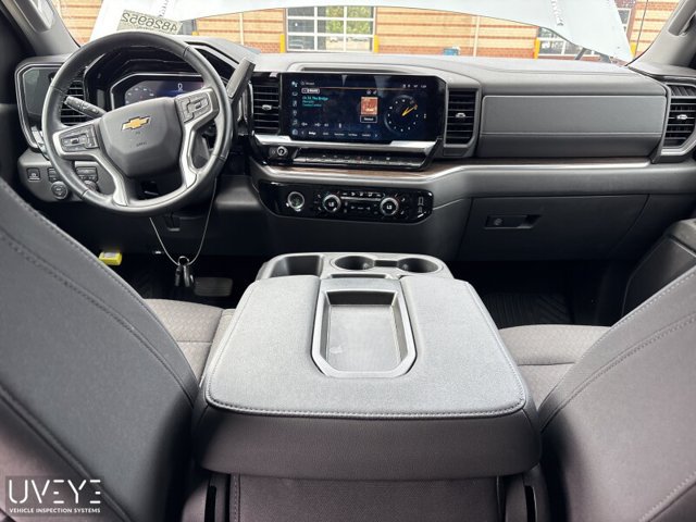 Used 2024 Chevrolet Silverado 1500 LT AWD/4WD image 9