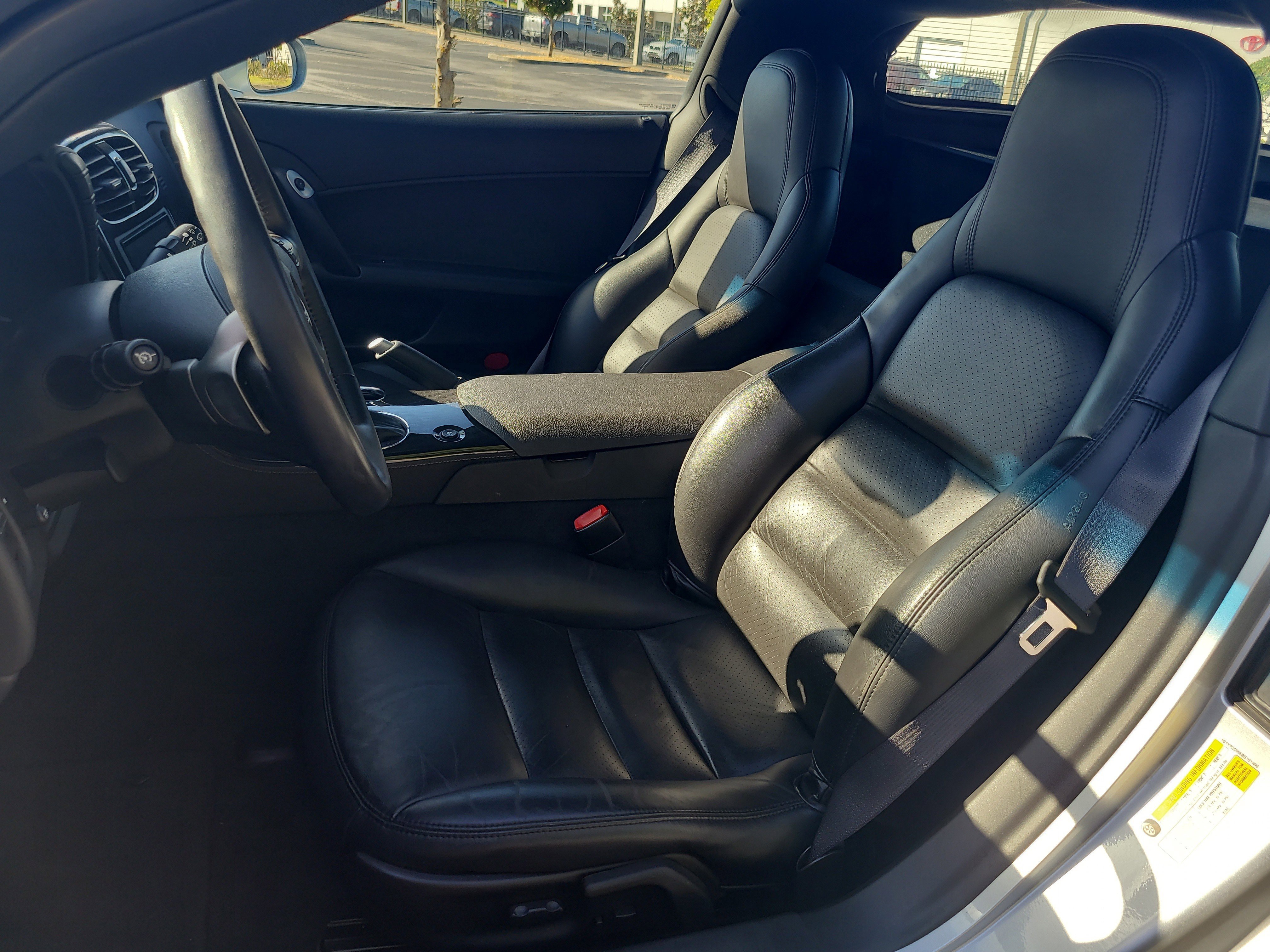 Used 2011 Chevrolet Corvette Coupe w/ Preferred Equipment Group RWD image 19